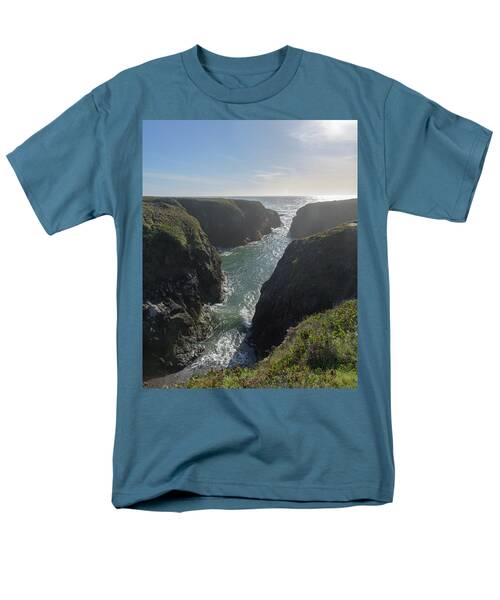 Dramatic Coastal Cliff Scene Men's T-Shirt  (Regular Fit)