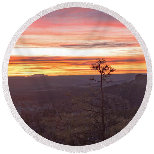 Serene Mountain Sunrise In Bryce Canyon National Park Round Beach Towel