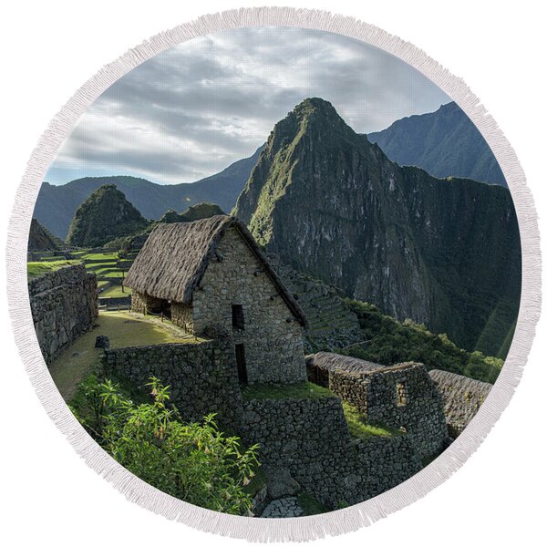 Ancient Ruins With Majestic Mountain Backdrop Round Beach Towel