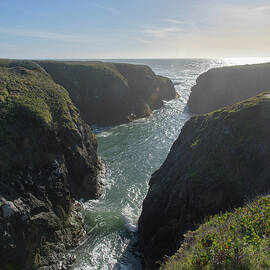 Dramatic Coastal Cliff Scene