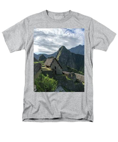 Ancient Ruins With Majestic Mountain Backdrop Men's T-Shirt  (Regular Fit)