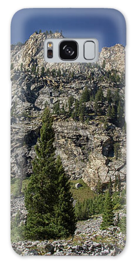 Majestic Mountain Peaks Under Blue Sky In Cascade Canyon Galaxy Case