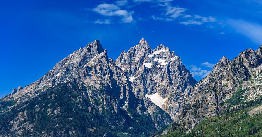 Jagged Peaks Under a Clear Blue Sky